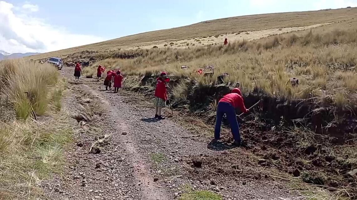 LLAMKASUN PERÚ EN TAYPITUNGA